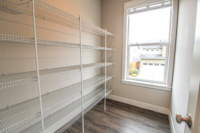 Building Photo - 1418 184th Pl SE