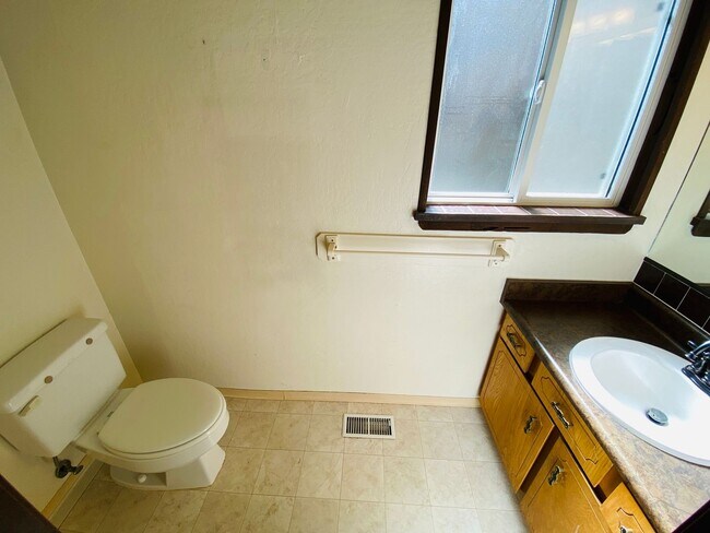 Building Photo - 3 bed 3 bath house for rent in the Tahoe Keys
