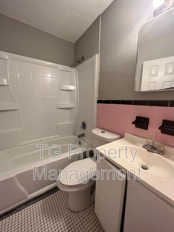 Building Photo - 7457 Grant Ave