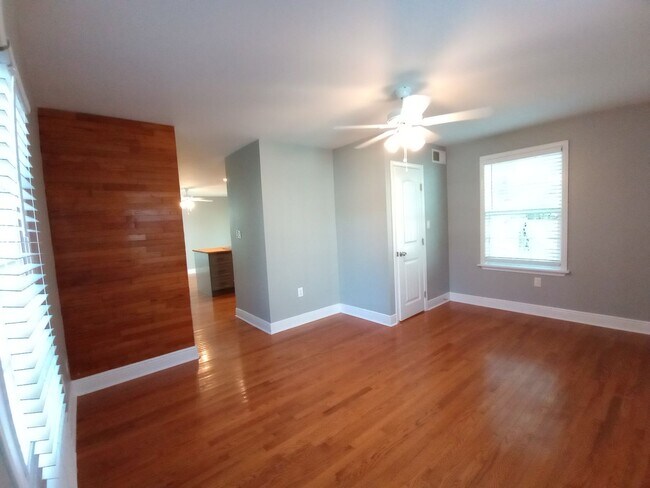 Building Photo - General Ogden