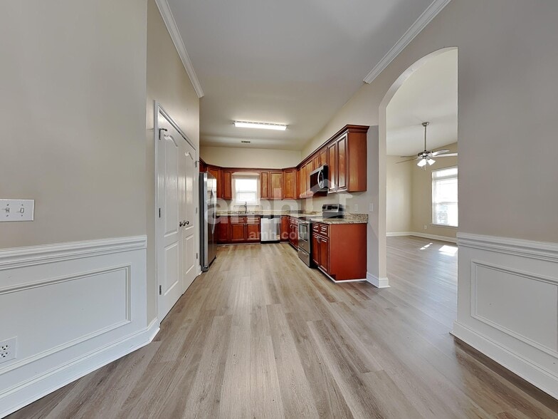 Building Photo - 515 Flat Rock Ter