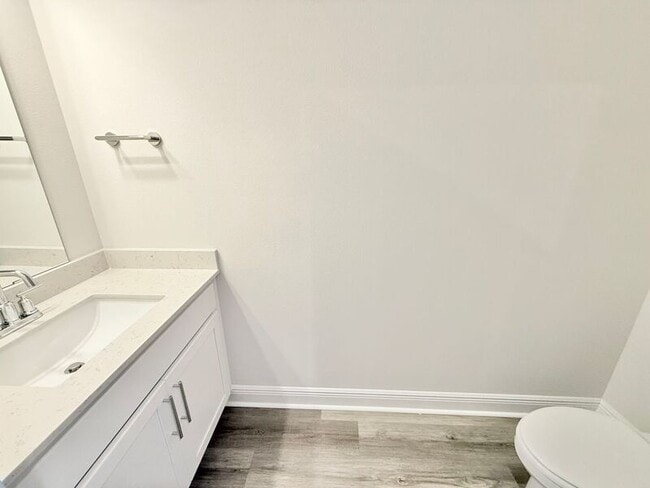 Building Photo - 2595 Cliff Hollow Cir