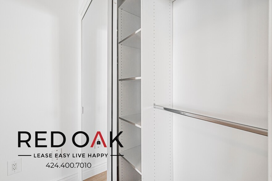 Building Photo - 11848 Kiowa Ave