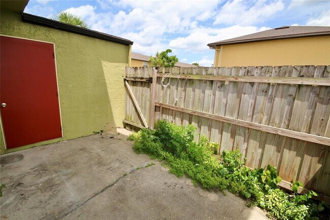 Building Photo - 3283 Oak Lake Pl