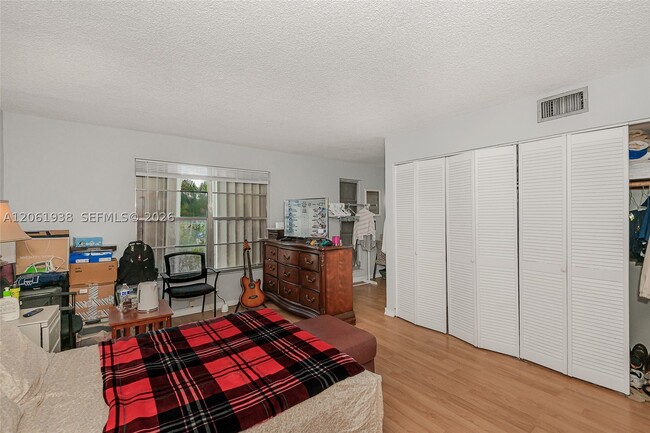 Building Photo - 6768 SW 39th St