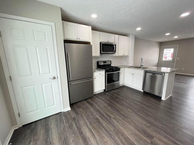 Building Photo - 6018 Brice Park Dr