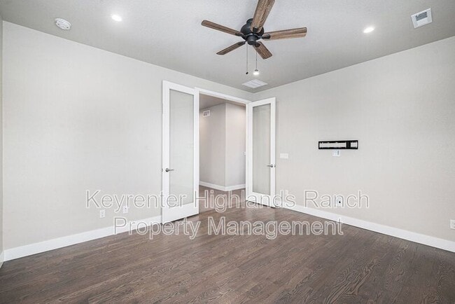 Building Photo - 533 Red Thistle Dr
