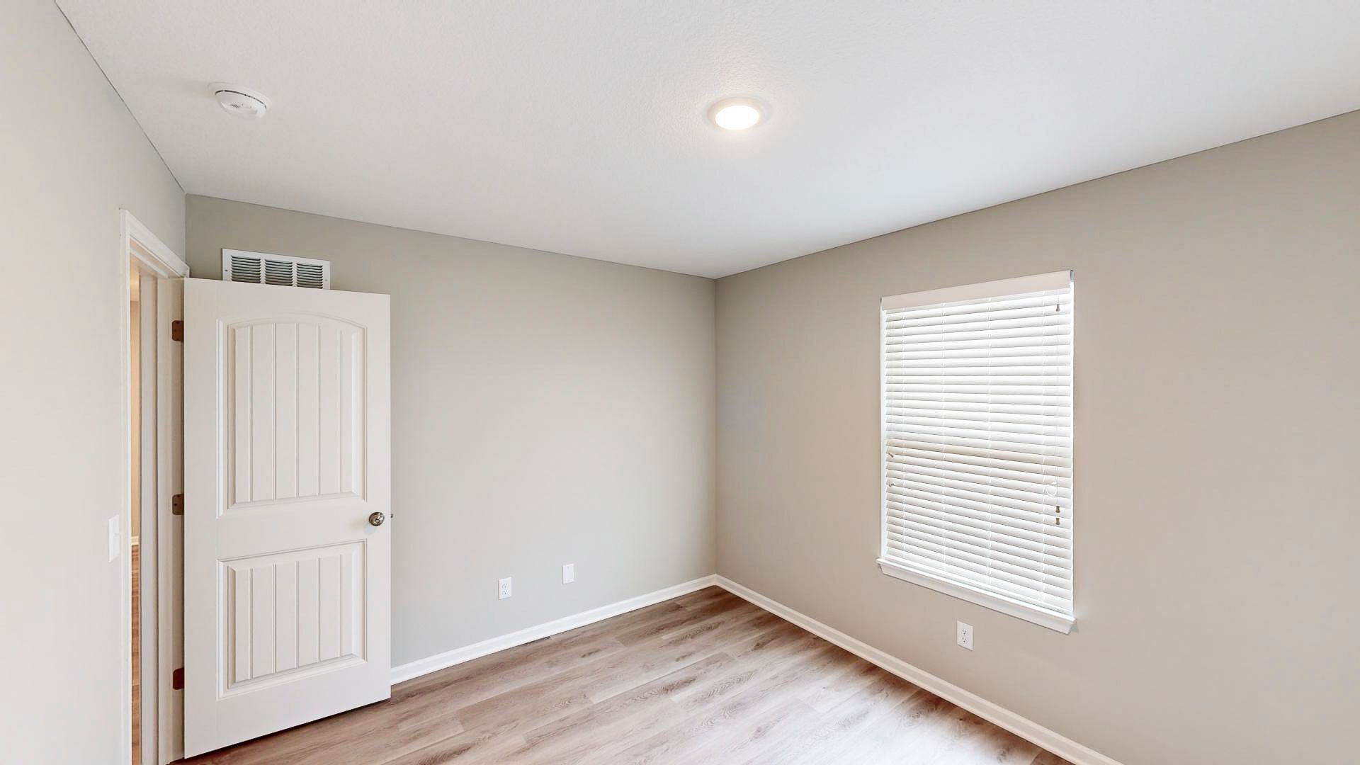 Building Photo - 711 Pampas St