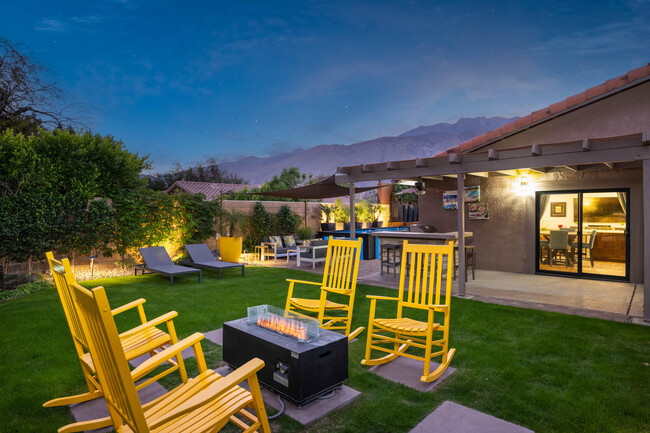 Building Photo - 1289 E Caleta Way