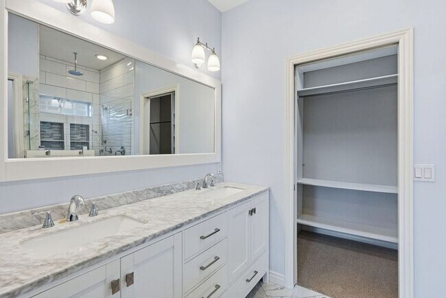 Building Photo - Modern 4 Bedroom, 3 Bathroom Home