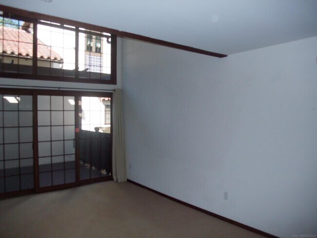 Building Photo - 8614 Villa La Jolla Dr