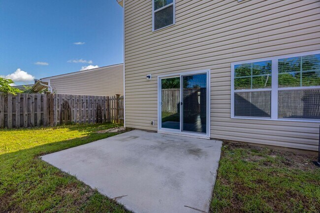 Building Photo - EXCELLENT LOCATION IN LEXINGTON'S DAWSON'S PARK