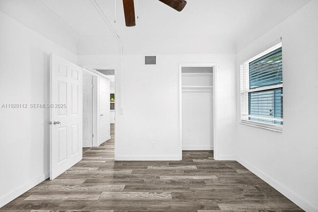 Building Photo - 4109 SW 23rd St