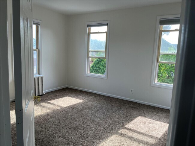 Building Photo - 171 N 5th St