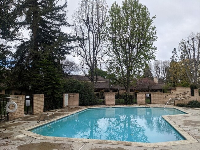Building Photo - GATED COMMUNITY !!! MOVE IN SPECIAL!! $299...