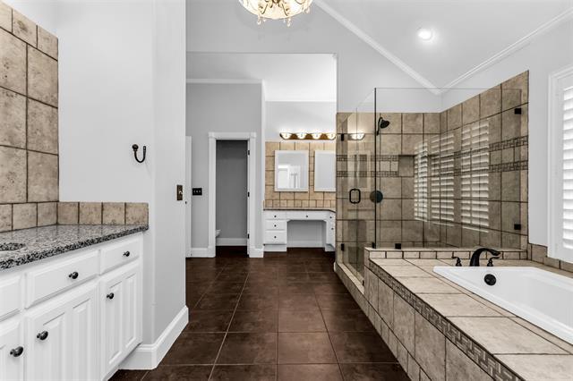 Building Photo - 4404 Hollow Oak Dr