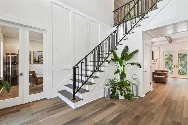 Building Photo - 473 Severn Ave