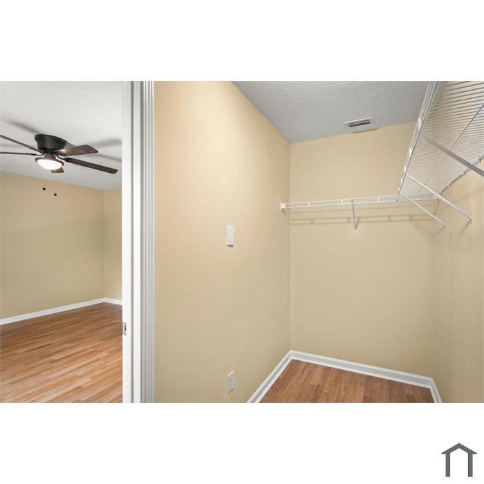 Building Photo - 408 Walnut Dr