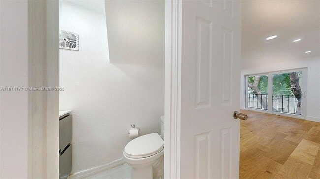 Building Photo - 1201 SW 42nd Ave