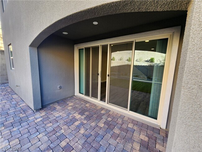 Building Photo - 2209 Fish Hawk St