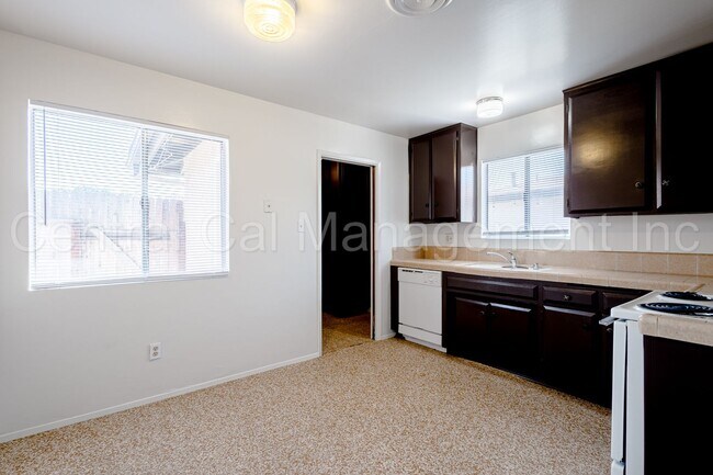 Building Photo - 6208 Stine Rd