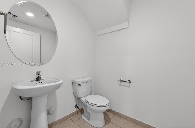 Building Photo - 2662 SE 10th St