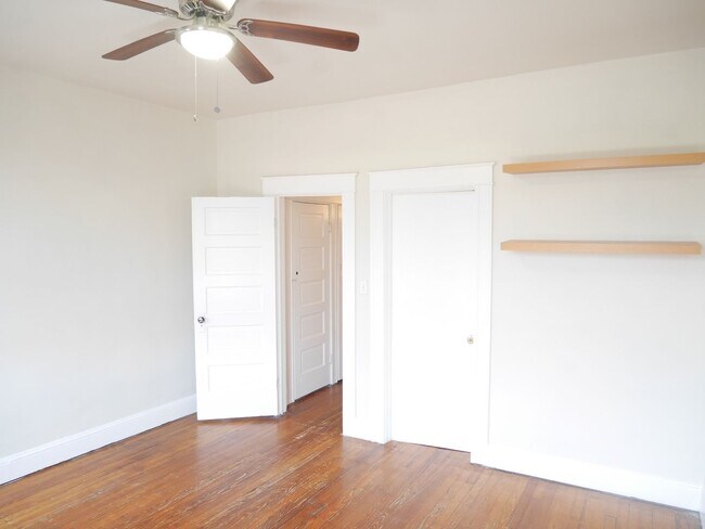 Building Photo - PRIME LOCATION! Charming 3-Bedroom Home Ne...