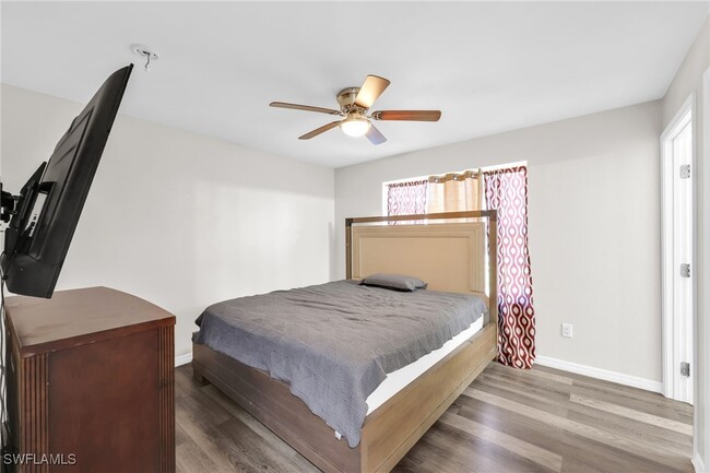 Building Photo - 4015 16th Ave SE