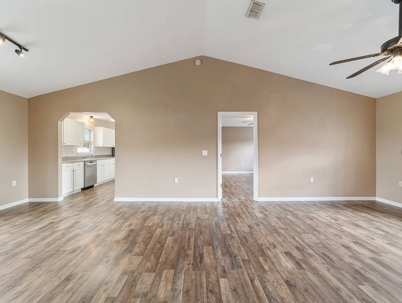 Building Photo - 6930 Bahia Rd