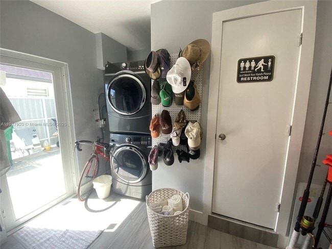 Building Photo - 7010 SW 144th Pl