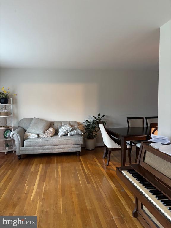 Building Photo - 14204 London Ln