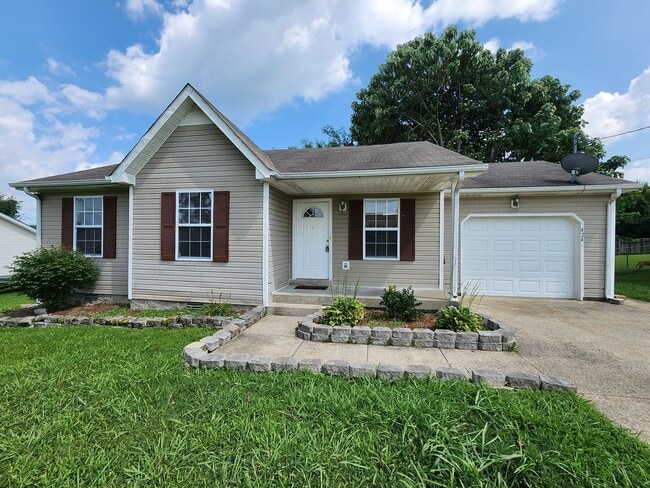 Primary Photo - $1400 3 bed 2 bath Oak Grove Home