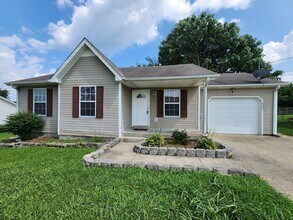 Building Photo - $1400 3 bed 2 bath Oak Grove Home