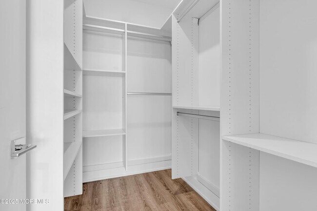 Building Photo - 521 Lake Ave