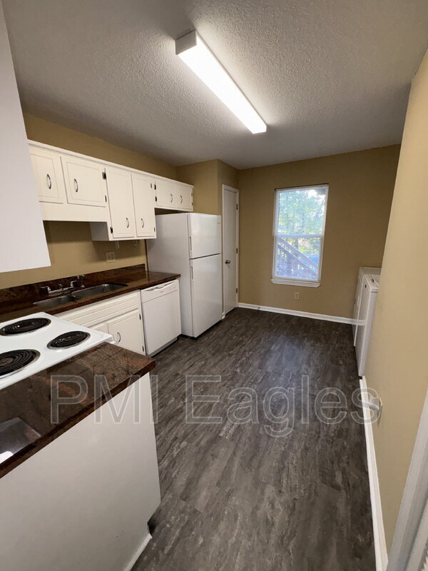 Building Photo - 3284 Tower Dr