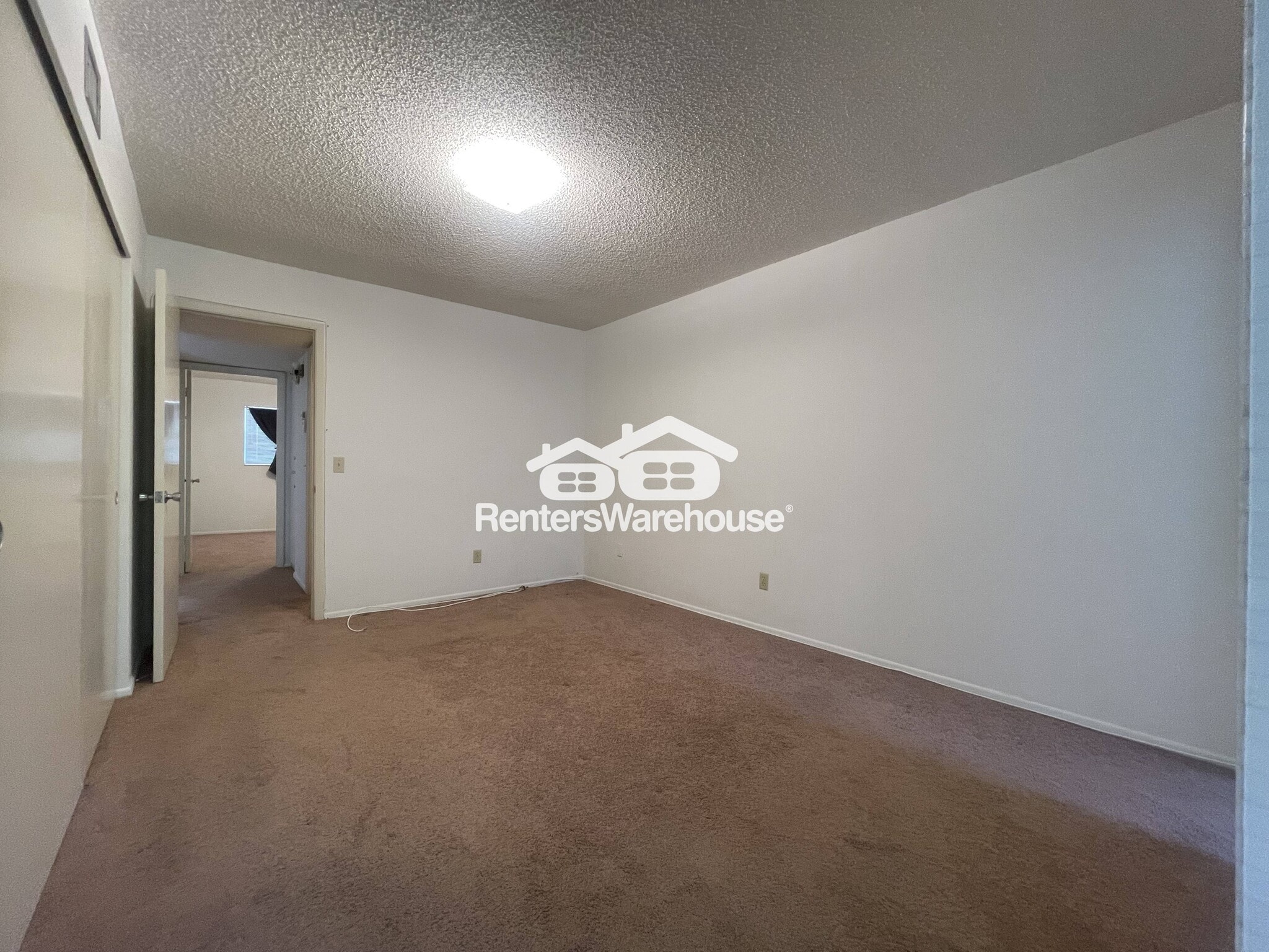 Building Photo - 2460 Persian Dr