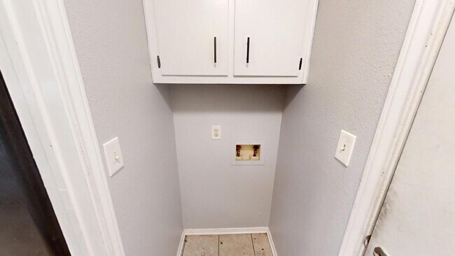 Building Photo - 1619 Leader Dr