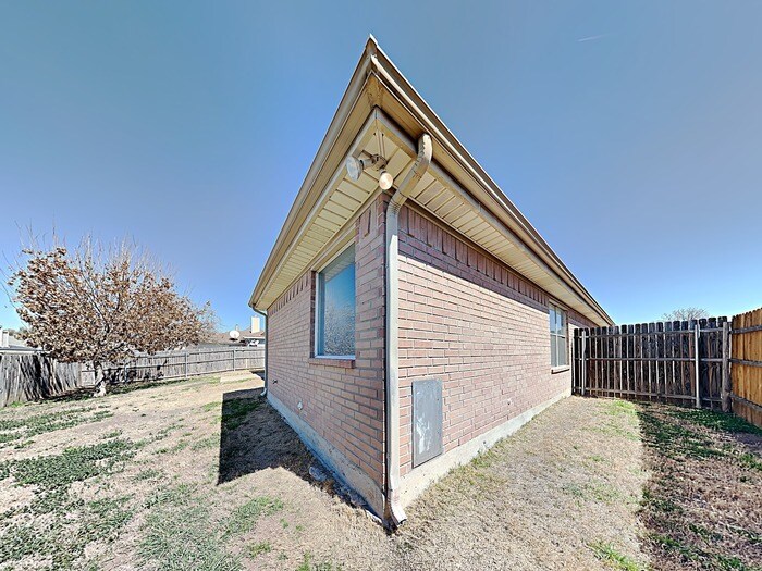 Building Photo - 8025 Jolie Dr