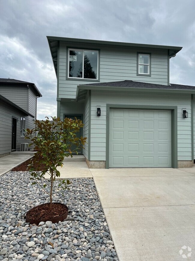 Building Photo - Modern Multi-Gen Living- Brand New