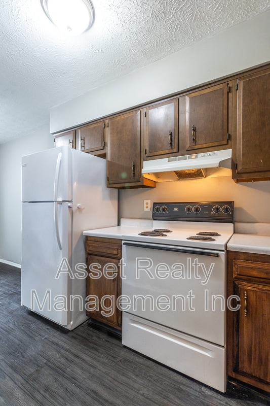 Building Photo - 9157 Cedarpark Ln NW