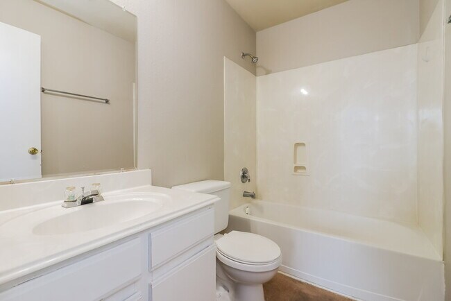 Building Photo - 12531 Roxdale Ridge Dr