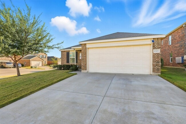 Building Photo - 10101 Newtown Dr