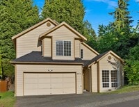 Building Photo - Beautiful 3-bedroom, 3-bath home on corner lot!