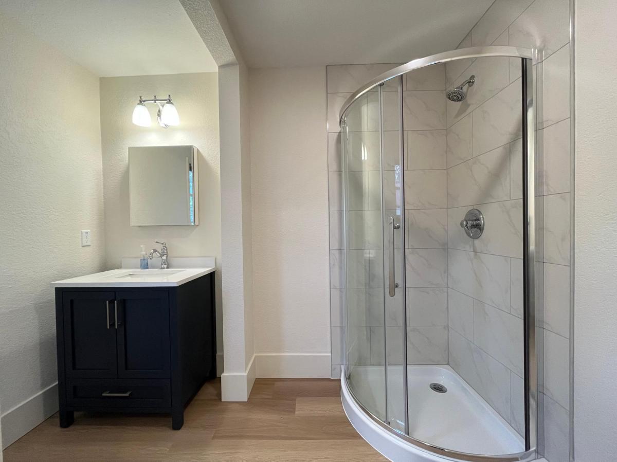 Building Photo - 619 NE Stanton St