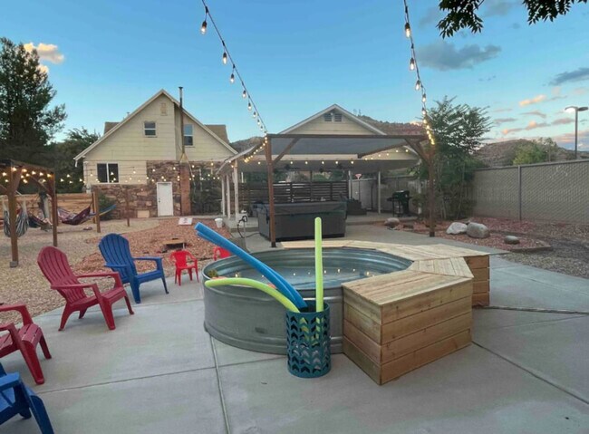 Building Photo - 170 E 100 N