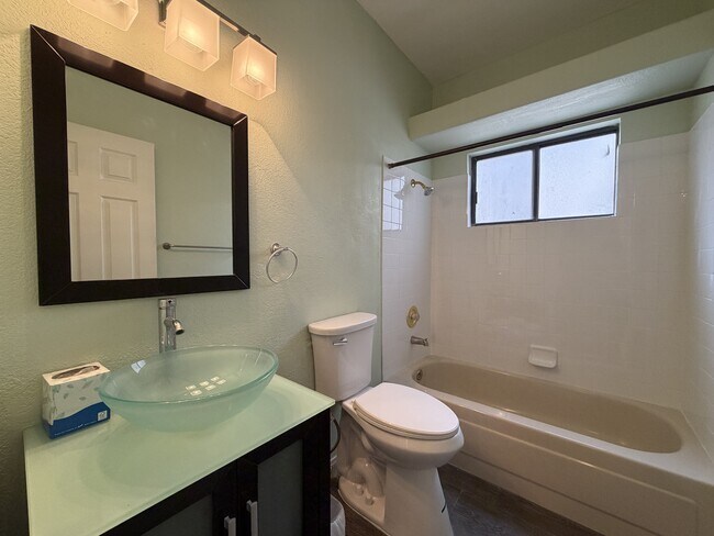 Building Photo - 1415 Santa Margarita St