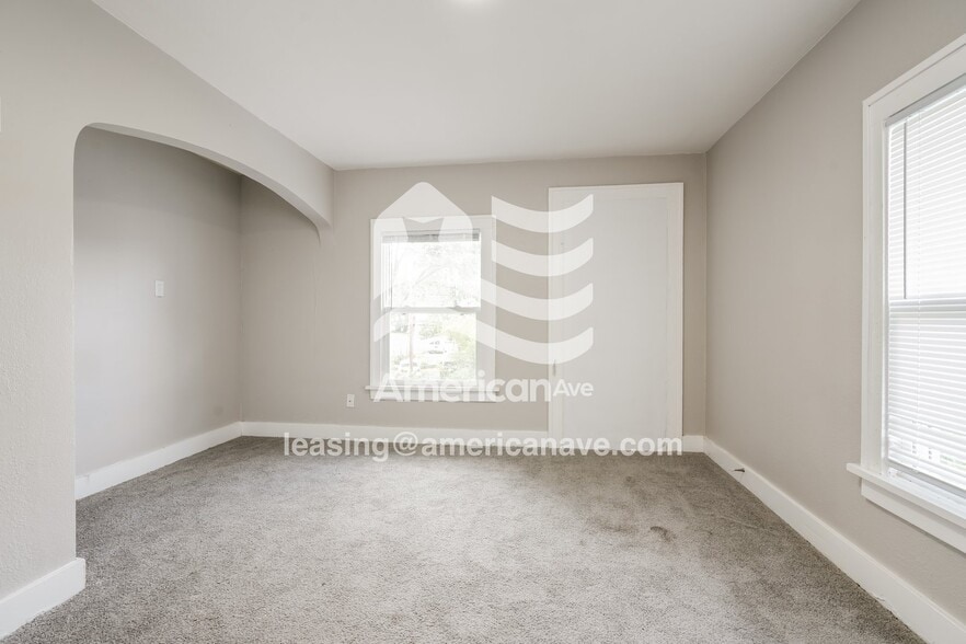 Building Photo - 522 E 3rd St