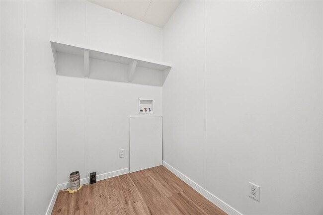 Building Photo - 184 Oak Forest Ct