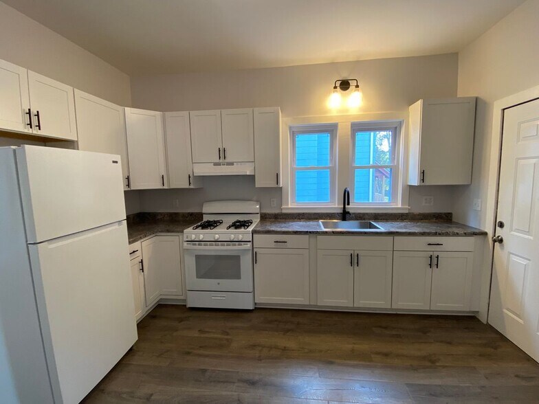 Building Photo - 126 Garden St