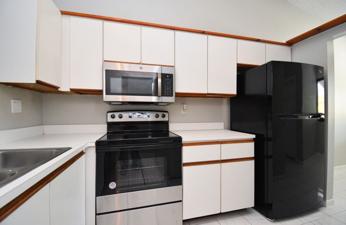 Building Photo - 3100 NW 46th St